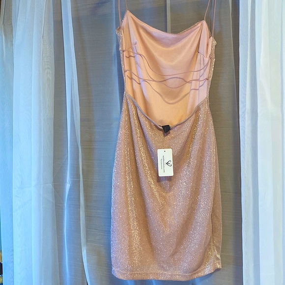 Short, light pink dress from Windsor! - Picture 2 of 4